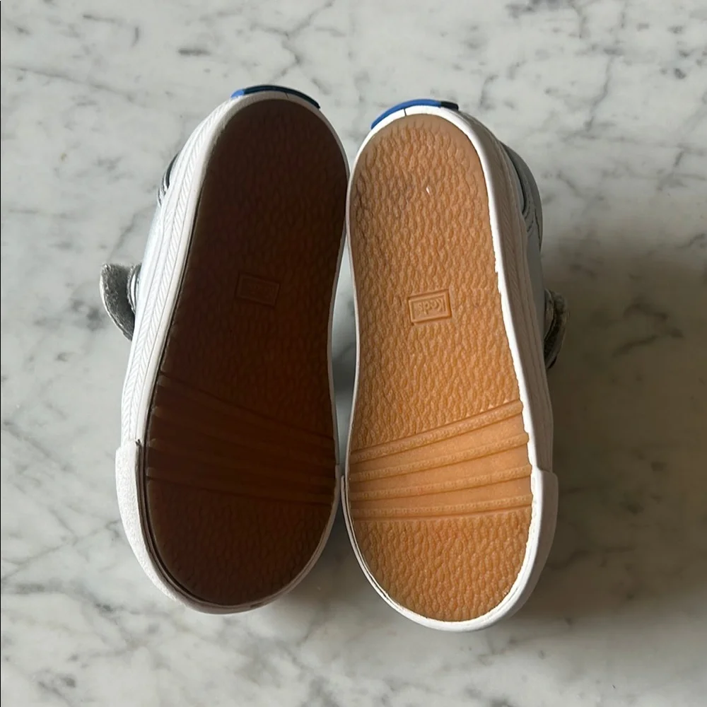 Keds toddler sz 5.5 Silver mary Jane’s with Floral Detail